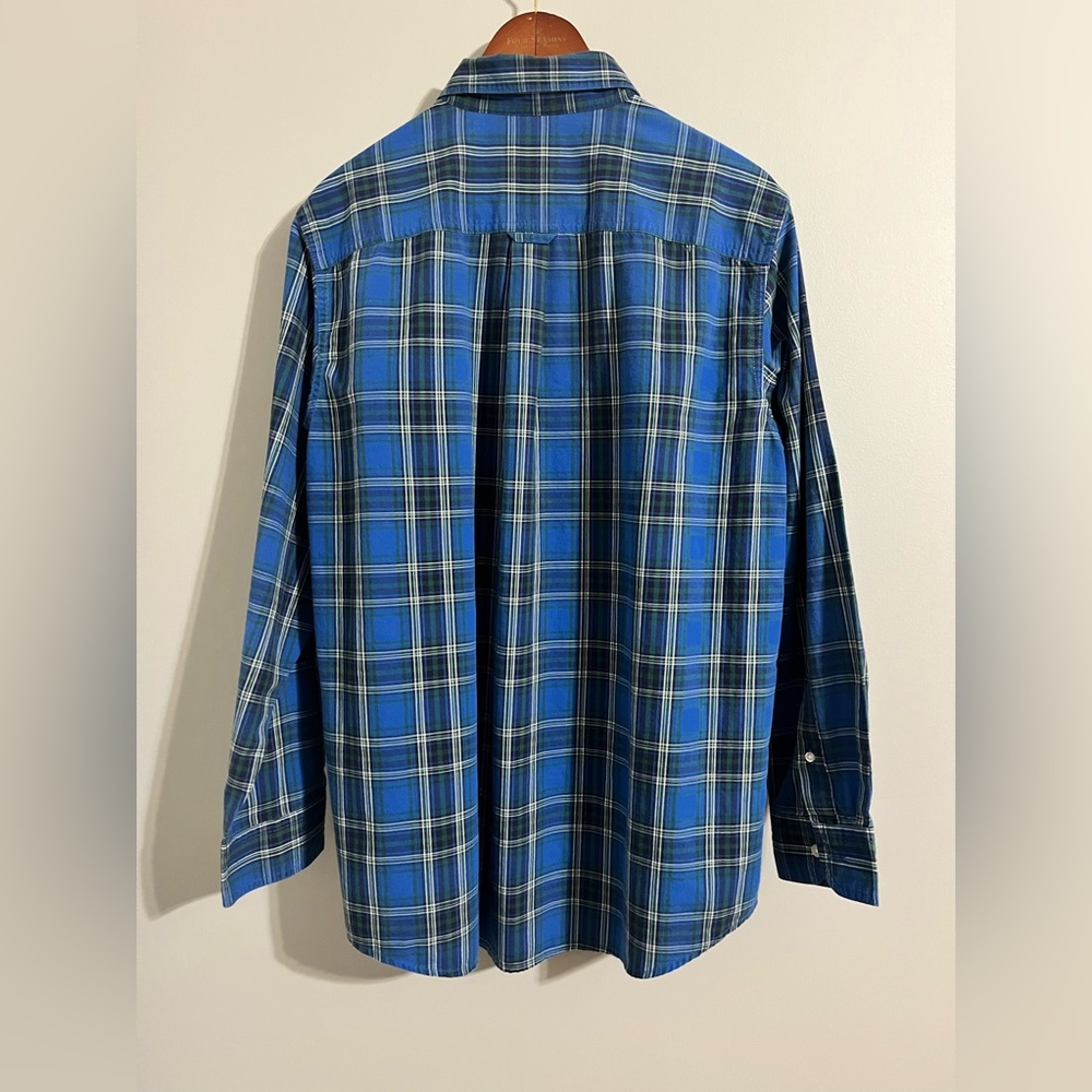 Chaps Men's Long Sleeve Easy Care Woven Button Down Shirt. - Picture 2 of 7